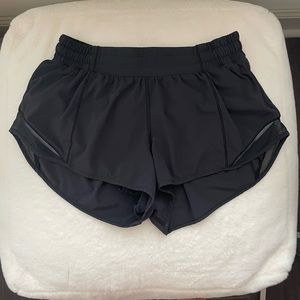 Lululemon Hotty Hot 2.5 Shorts